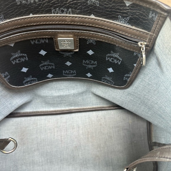 MCM Princess Lion patchwork Leather Tote Bag - Picture 11 of 12